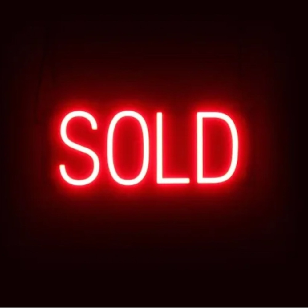 SOLD ❤️ - Picture 2 of 11